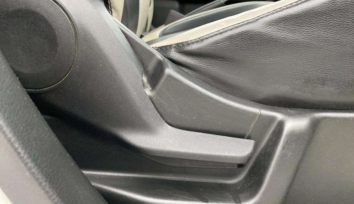 2019 Maruti New Wagon-R LXI CNG 1.0, CNG, Manual, 60,649 km, Driver Side Adjustment Panel