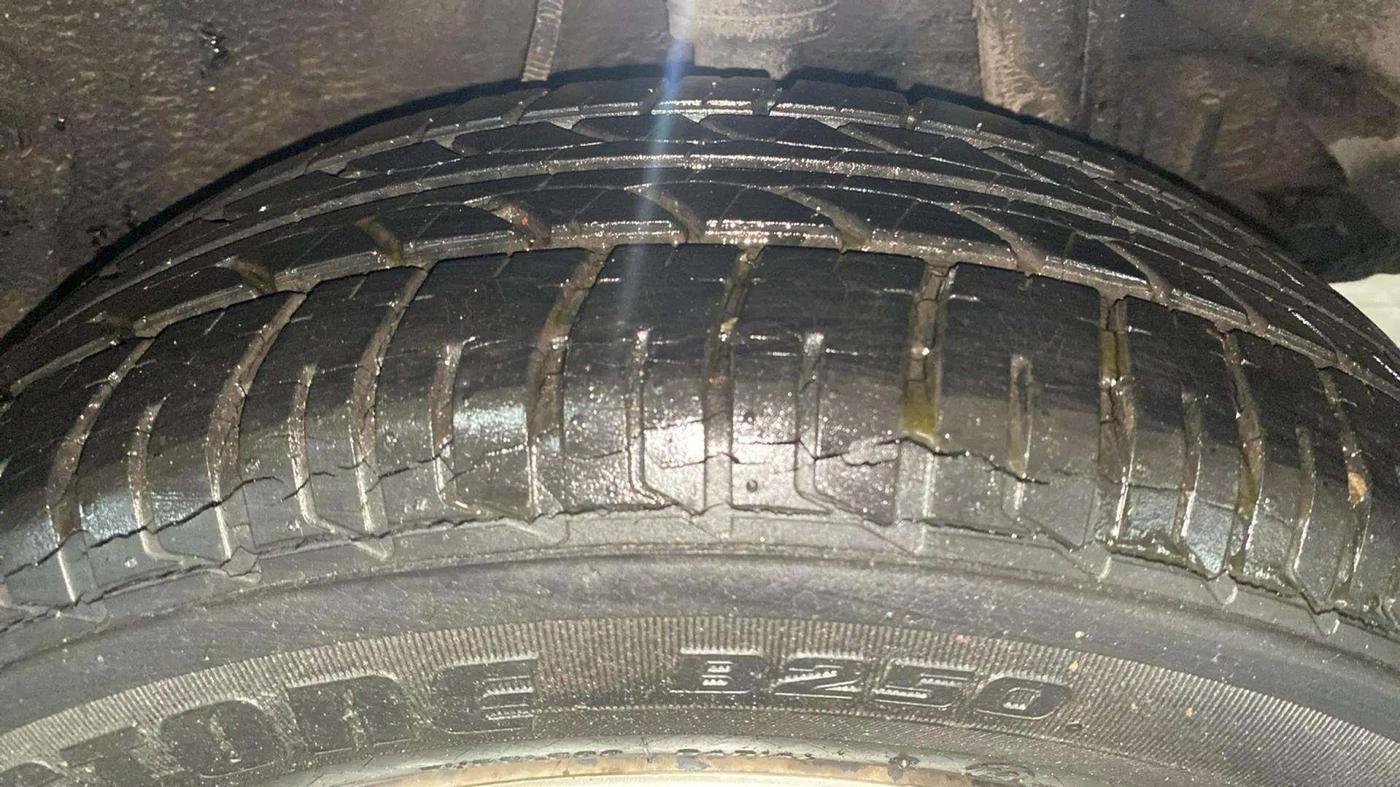 2015 Tata Zest XMS PETROL, Petrol, Manual, 8,901 km, Left Rear Tyre Tread