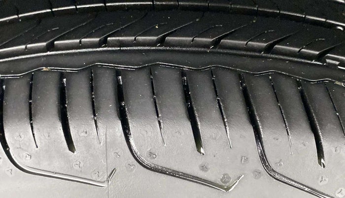 2023 Maruti FRONX DELTA PLUS 1.2MT, Petrol, Manual, 15,078 km, Right Rear Tyre Tread