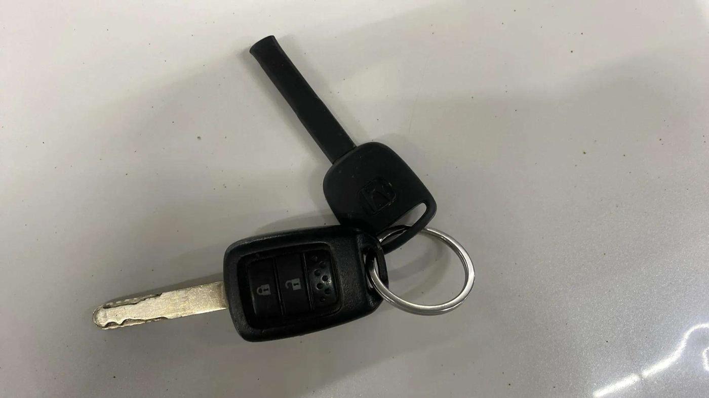 2019 Honda WR-V 1.2L I-VTEC VX MT, CNG, Manual, 44,412 km, Key Close Up