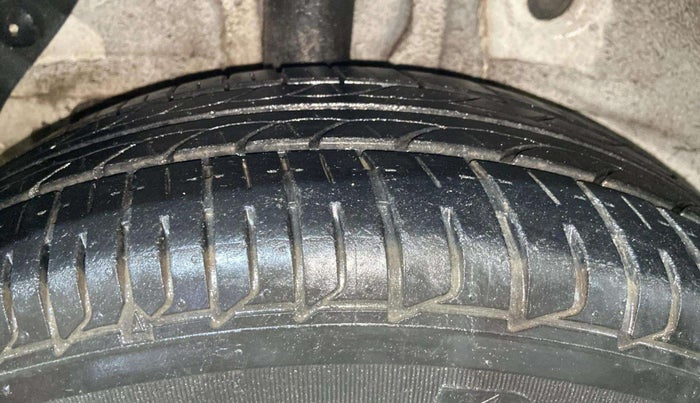 2015 Hyundai Elite i20 MAGNA 1.2, Petrol, Manual, 34,496 km, Right Rear Tyre Tread
