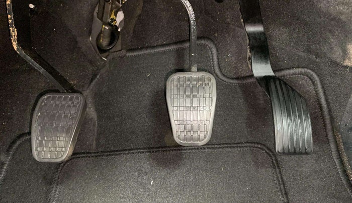 2022 Tata NEXON XM PLUS SUNROOF PETROL, Petrol, Manual, 27,101 km, Pedals