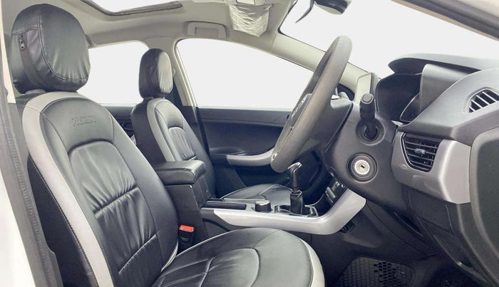 2022 Tata NEXON XM PLUS SUNROOF PETROL, Petrol, Manual, 27,101 km, Right Side Front Door Cabin
