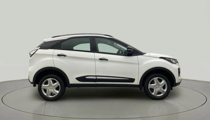 2022 Tata NEXON XM PLUS SUNROOF PETROL, Petrol, Manual, 27,101 km, Right Side View