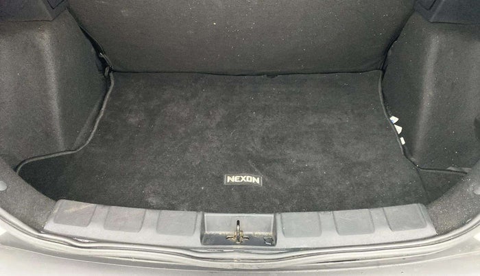2022 Tata NEXON XM PLUS SUNROOF PETROL, Petrol, Manual, 27,101 km, Boot Inside