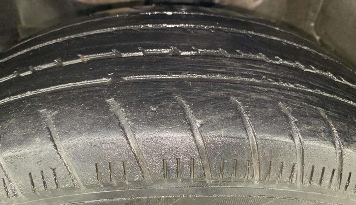 2014 Honda Amaze 1.2L I-VTEC E, Petrol, Manual, 1,23,339 km, Left Front Tyre Tread