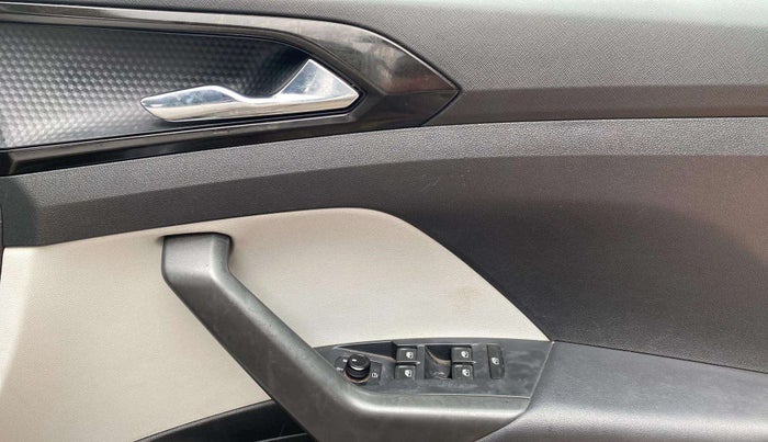 2021 Skoda KUSHAQ STYLE 1.0L TSI MT, Petrol, Manual, 56,149 km, Driver Side Door Panels Control