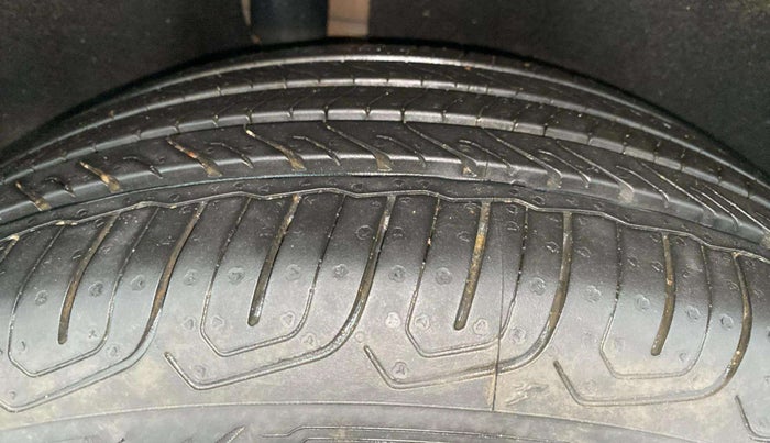 2020 Ford Ecosport TITANIUM 1.5L SPORTS(SUNROOF) DIESEL, Diesel, Manual, 76,467 km, Right Rear Tyre Tread