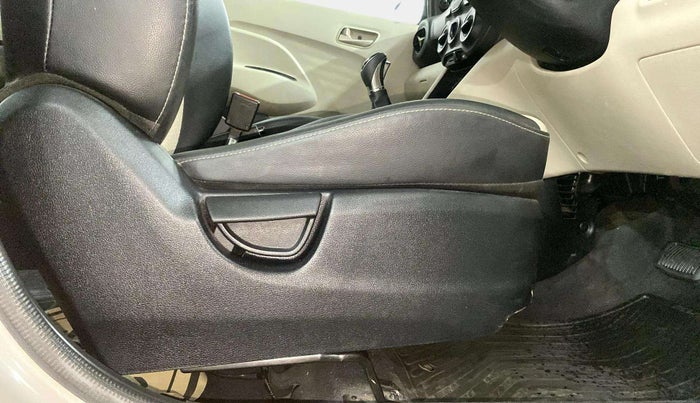 2018 Hyundai NEW SANTRO MAGNA AMT, Petrol, Automatic, 25,078 km, Driver Side Adjustment Panel