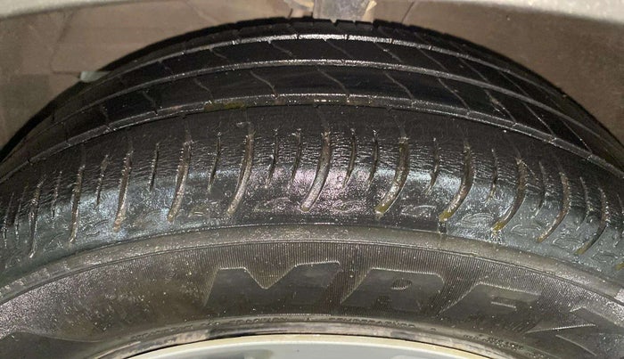2020 Maruti Ertiga VXI CNG, CNG, Manual, 54,943 km, Left Front Tyre Tread