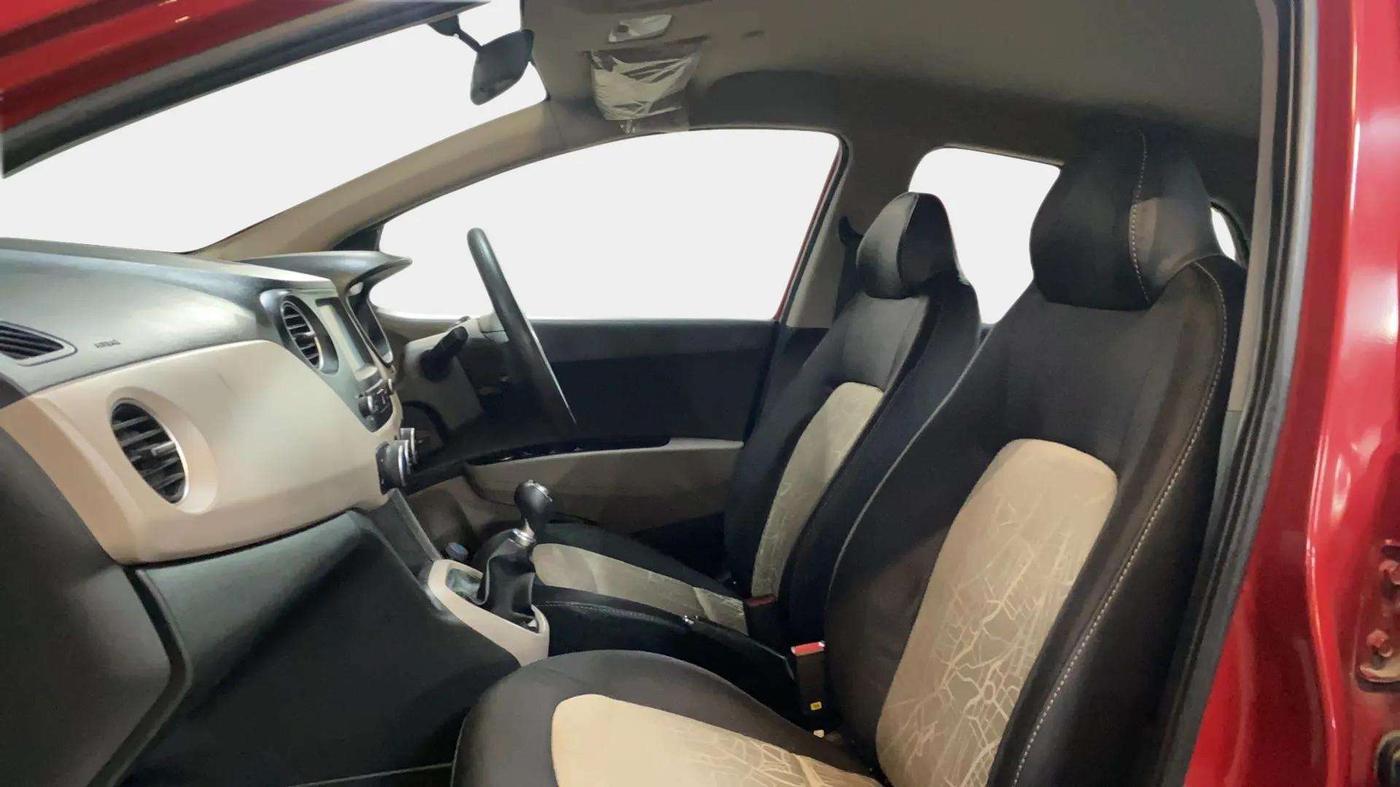 2017 Hyundai Grand i10 SPORTZ (O) 1.2 KAPPA VTVT, Petrol, Manual, 24,898 km, Right Side Front Door Cabin