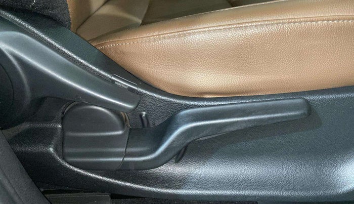 2023 Honda ELEVATE ZX MT, Petrol, Manual, 31,410 km, Driver Side Adjustment Panel