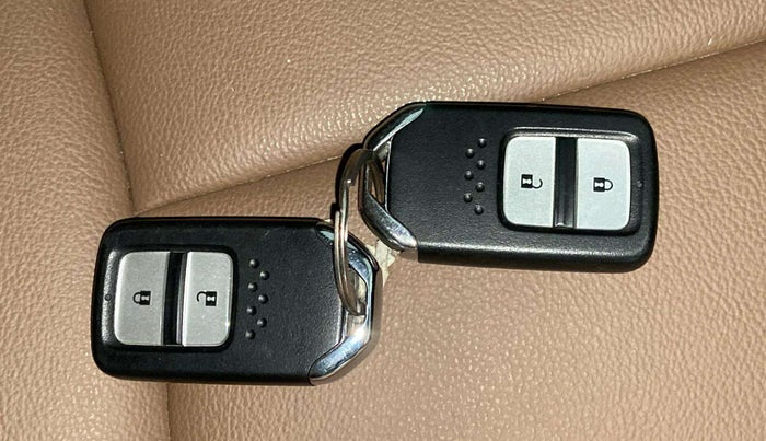 2023 Honda ELEVATE ZX MT, Petrol, Manual, 31,410 km, Key Close Up