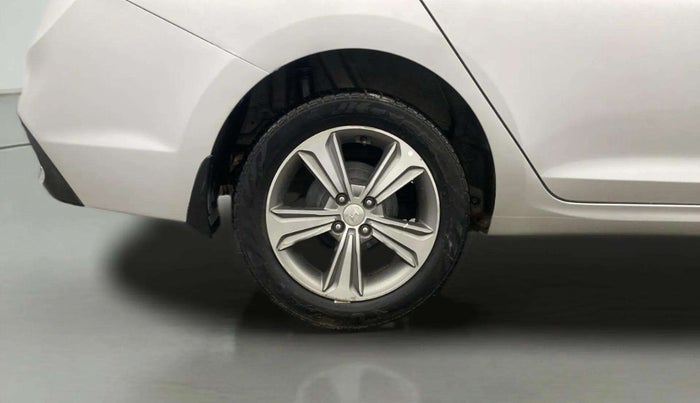 2017 Hyundai Verna 1.6 VTVT SX, Petrol, Manual, 76,400 km, Right Rear Wheel