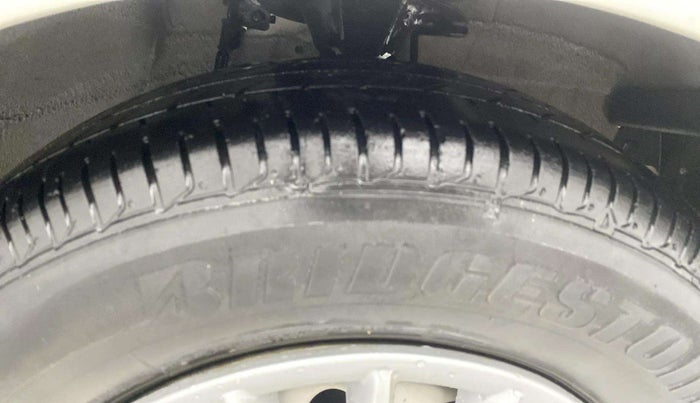 2014 Hyundai i10 MAGNA 1.1, Petrol, Manual, 35,495 km, Right Front Tyre Tread