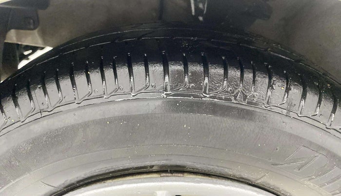 2014 Hyundai i10 MAGNA 1.1, Petrol, Manual, 35,495 km, Left Front Tyre Tread