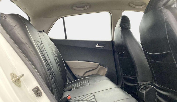 2019 Hyundai Grand i10 SPORTZ 1.2 KAPPA VTVT, CNG, Manual, 94,551 km, Right Side Rear Door Cabin