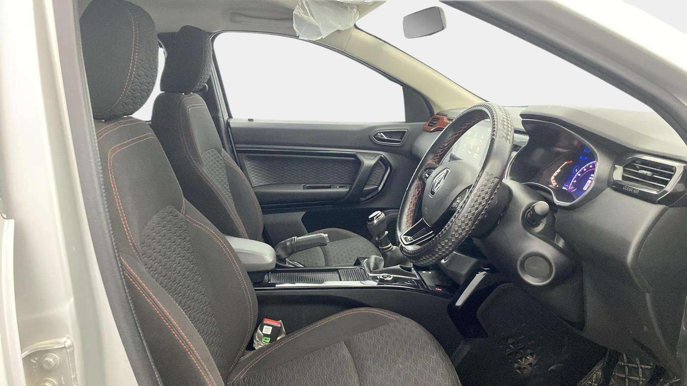2022 Renault Kiger RXZ MT, Petrol, Manual, 36,209 km, Right Side Front Door Cabin