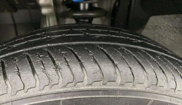 2022 Renault Kiger RXZ MT, Petrol, Manual, 36,209 km, Left Front Tyre Tread