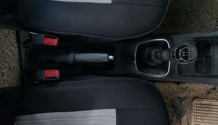 2019 Renault Kwid RXT 0.8 (O), Petrol, Manual, 70,716 km, Gear Lever