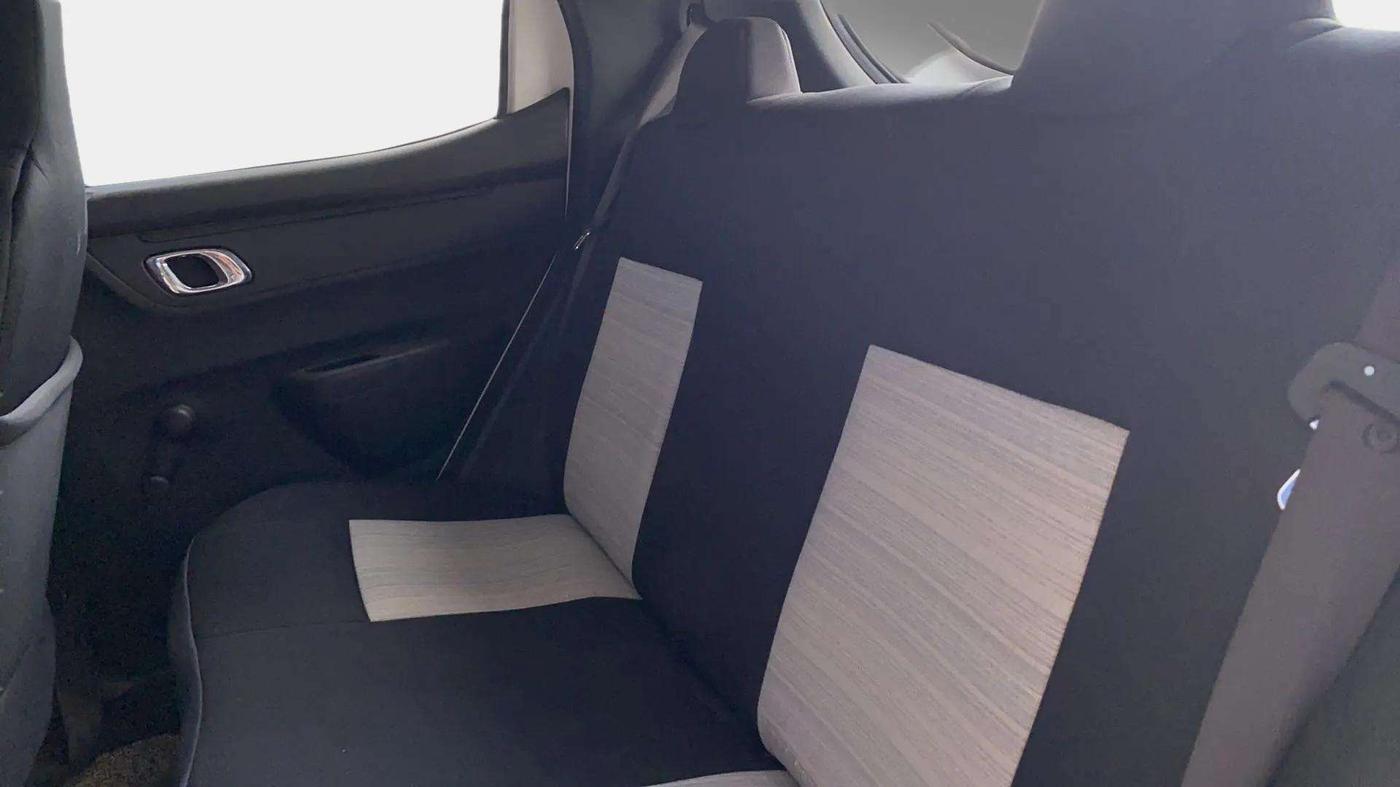 2019 Renault Kwid RXT 0.8 (O), Petrol, Manual, 70,783 km, Right Side Rear Door Cabin