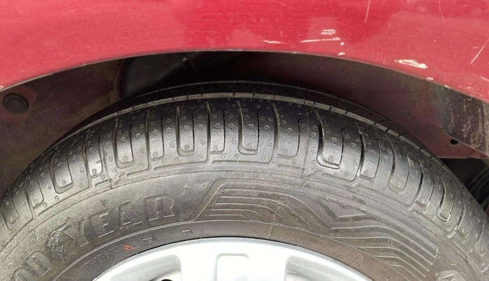 2013 Hyundai i10 MAGNA 1.1, Petrol, Manual, 60,843 km, Left Rear Tyre Tread