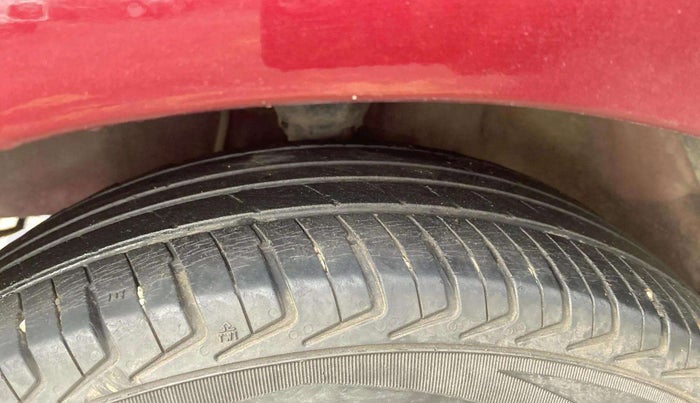 2013 Hyundai i10 MAGNA 1.1, Petrol, Manual, 60,843 km, Left Front Tyre Tread