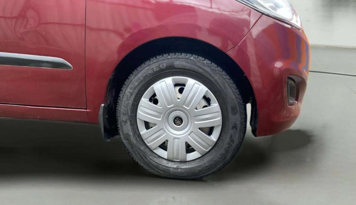 2013 Hyundai i10 MAGNA 1.1, Petrol, Manual, 60,843 km, Right Front Wheel