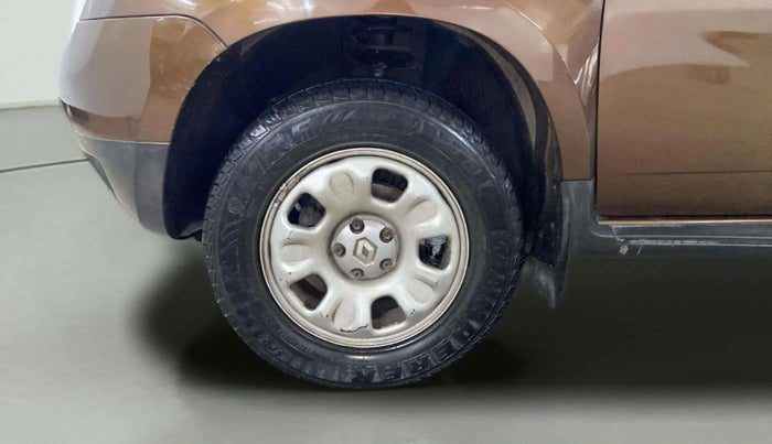 2015 Renault Duster RXL PETROL, Petrol, Manual, 16,689 km, Left Front Wheel