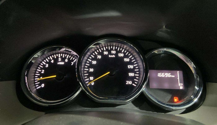 2015 Renault Duster RXL PETROL, Petrol, Manual, 16,689 km, Odometer Image