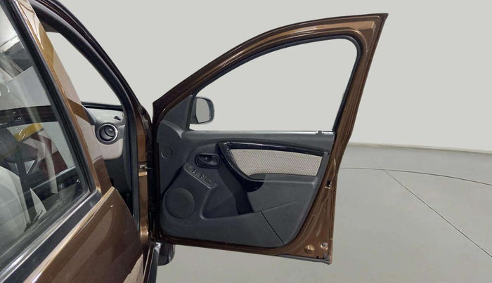 2015 Renault Duster RXL PETROL, Petrol, Manual, 16,689 km, RHS Front Door