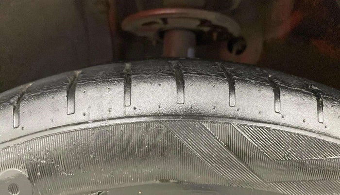 2016 Maruti Baleno ZETA PETROL 1.2, Petrol, Manual, 67,659 km, Left Front Tyre Tread
