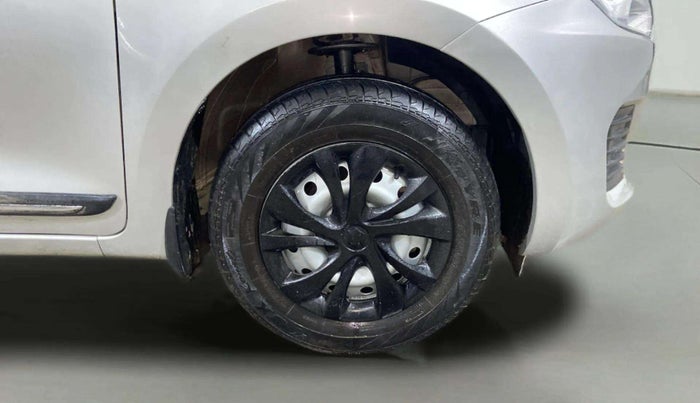 2023 Maruti Swift LXI, Petrol, Manual, 20,794 km, Right Front Wheel