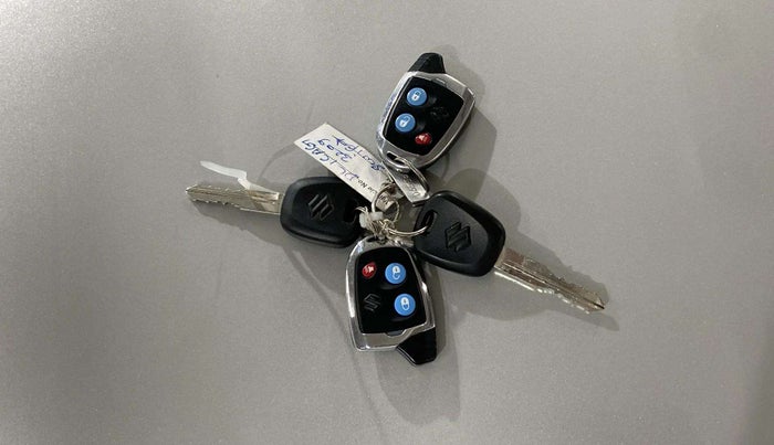 2023 Maruti Swift LXI, Petrol, Manual, 20,794 km, Key Close Up