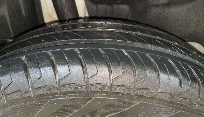 2023 Maruti Swift LXI, Petrol, Manual, 20,794 km, Right Rear Tyre Tread