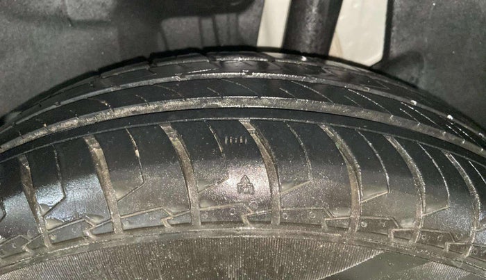 2023 Maruti Swift LXI, Petrol, Manual, 20,794 km, Left Rear Tyre Tread