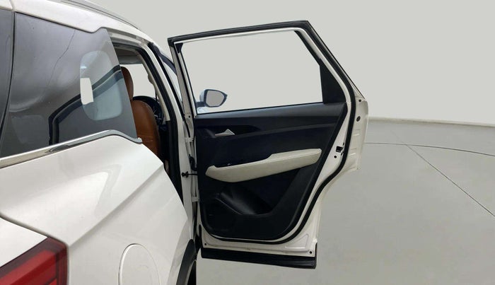 2021 MG HECTOR PLUS STYLE 1.5 PETROL TURBO MT 7-STR, Petrol, Manual, 38,371 km, RHS Rear Door