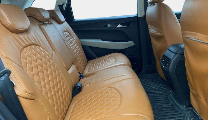 2021 MG HECTOR PLUS STYLE 1.5 PETROL TURBO MT 7-STR, Petrol, Manual, 38,371 km, Right Side Rear Door Cabin
