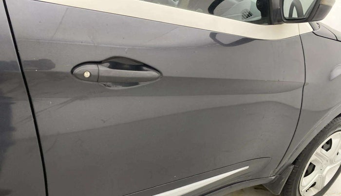 2019 Tata NEXON XM PETROL, Petrol, Manual, 61,202 km, Driver-side door - Minor scratches