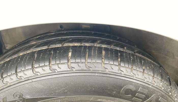 2014 Maruti Celerio VXI, Petrol, Manual, 94,605 km, Left Front Tyre Tread