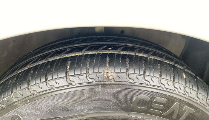 2014 Maruti Celerio VXI, Petrol, Manual, 94,605 km, Right Front Tyre Tread