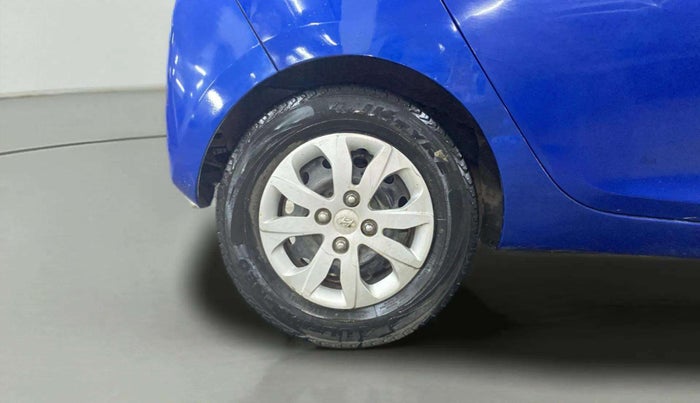2015 Hyundai Eon SPORTZ, Petrol, Manual, 46,220 km, Right Rear Wheel