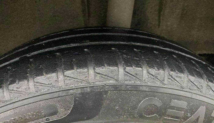 2021 Renault Kwid CLIMBER 1.0 (O), Petrol, Manual, 76,136 km, Left Rear Tyre Tread