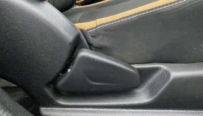 2021 Renault Kwid CLIMBER 1.0 (O), Petrol, Manual, 76,136 km, Driver Side Adjustment Panel