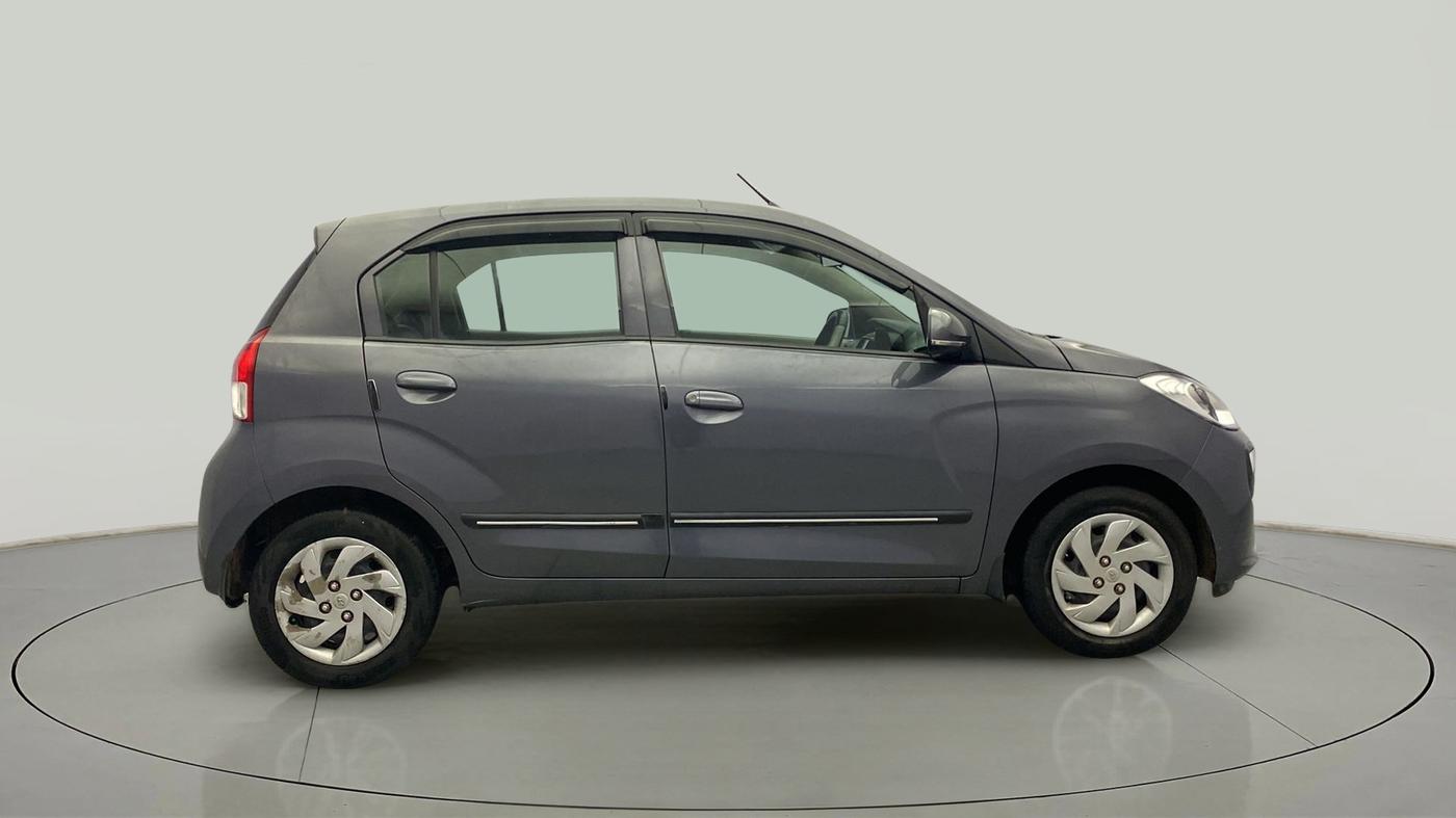 2018 Hyundai NEW SANTRO SPORTZ MT, Petrol, Manual, 30,574 km, Right Side View