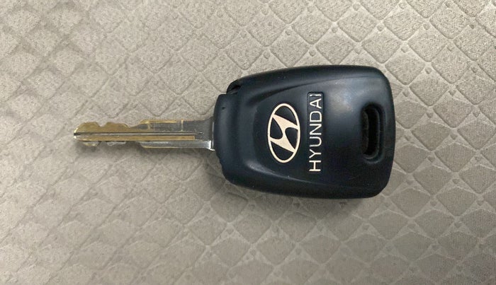 2018 Hyundai NEW SANTRO SPORTZ MT, Petrol, Manual, 30,574 km, Key Close Up