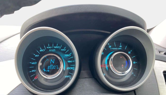 2016 Mahindra XUV500 W6, Diesel, Manual, 89,266 km, Odometer Image