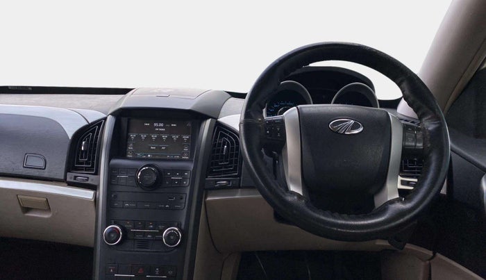 2016 Mahindra XUV500 W6, Diesel, Manual, 89,266 km, Steering Wheel Close Up