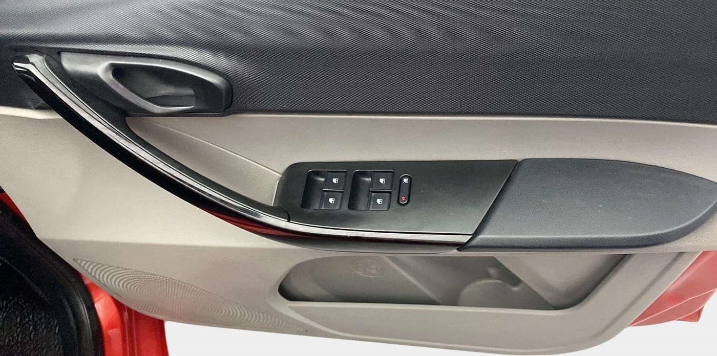 2017 Tata Tiago XM PETROL, Petrol, Manual, 58,152 km, Driver Side Door Panels Control