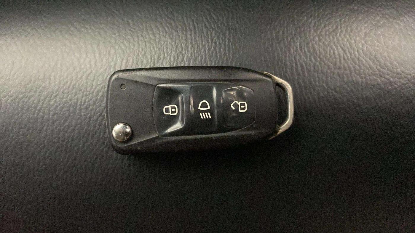 2017 Tata Tiago XM PETROL, Petrol, Manual, 58,152 km, Key Close Up